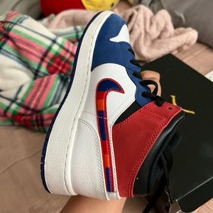 Air Jordan 1 mids multi color